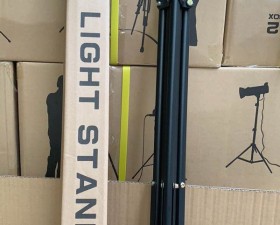 Chân đèn chân máy ảnh Linco zenith 8806 loại xịn chăc chắn 2m1 - Tripod 8806