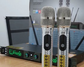 Micro Không Dây SHUARE UGX 90 TỤ TO, Micro Karaoke Chống Hú Cực Tốt Hàng Chuẩn 4 Râu, Bắt Sóng Tốt